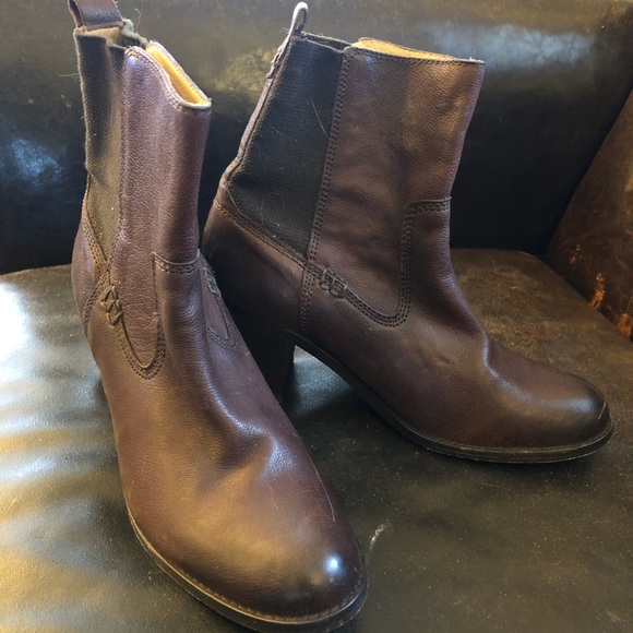 Frye slip-on bootie in chestnut brown, 7.5B - Picture 2 of 8